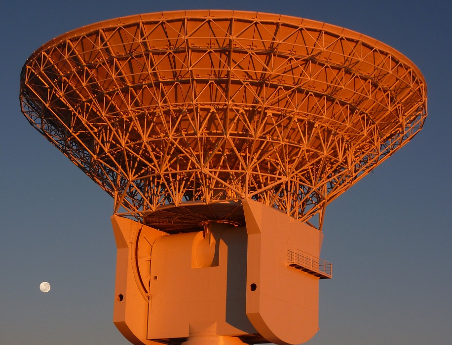 Estrack supports Moon missions